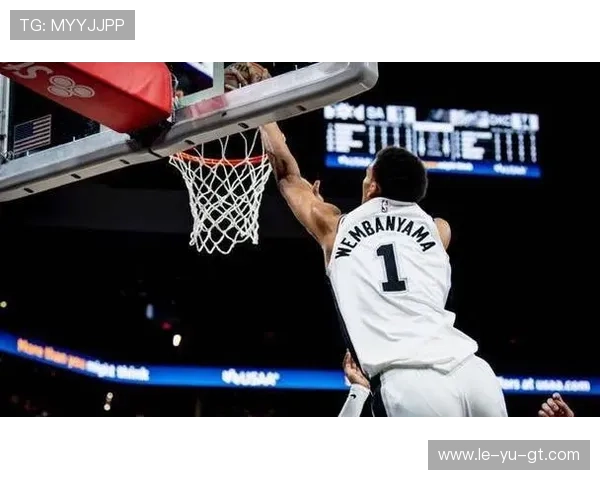 文班亚马狂轰40+15创神迹,马刺新星崛起竟能掀翻独行侠? 文班亚马狂轰40+15创神迹,马刺新星崛起竟能掀翻独行侠?